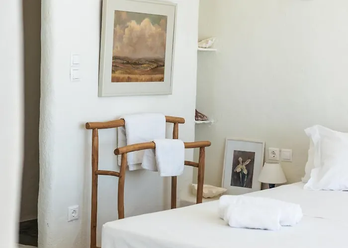 Nyaraló Amoni Andros Ajía Eleúsza