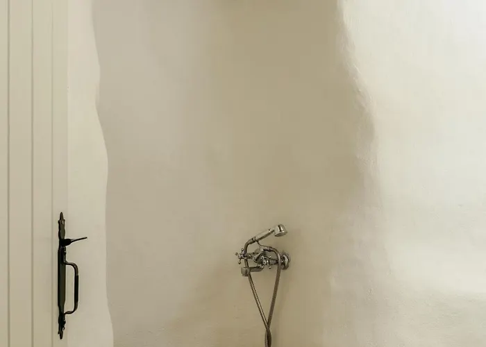 Amoni Andros Nyaraló Ajía Eleúsza