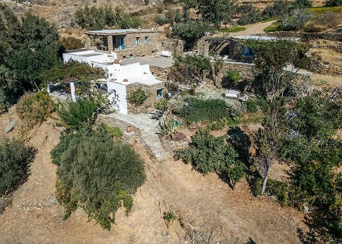 Nyaraló Amoni Andros Ajía Eleúsza